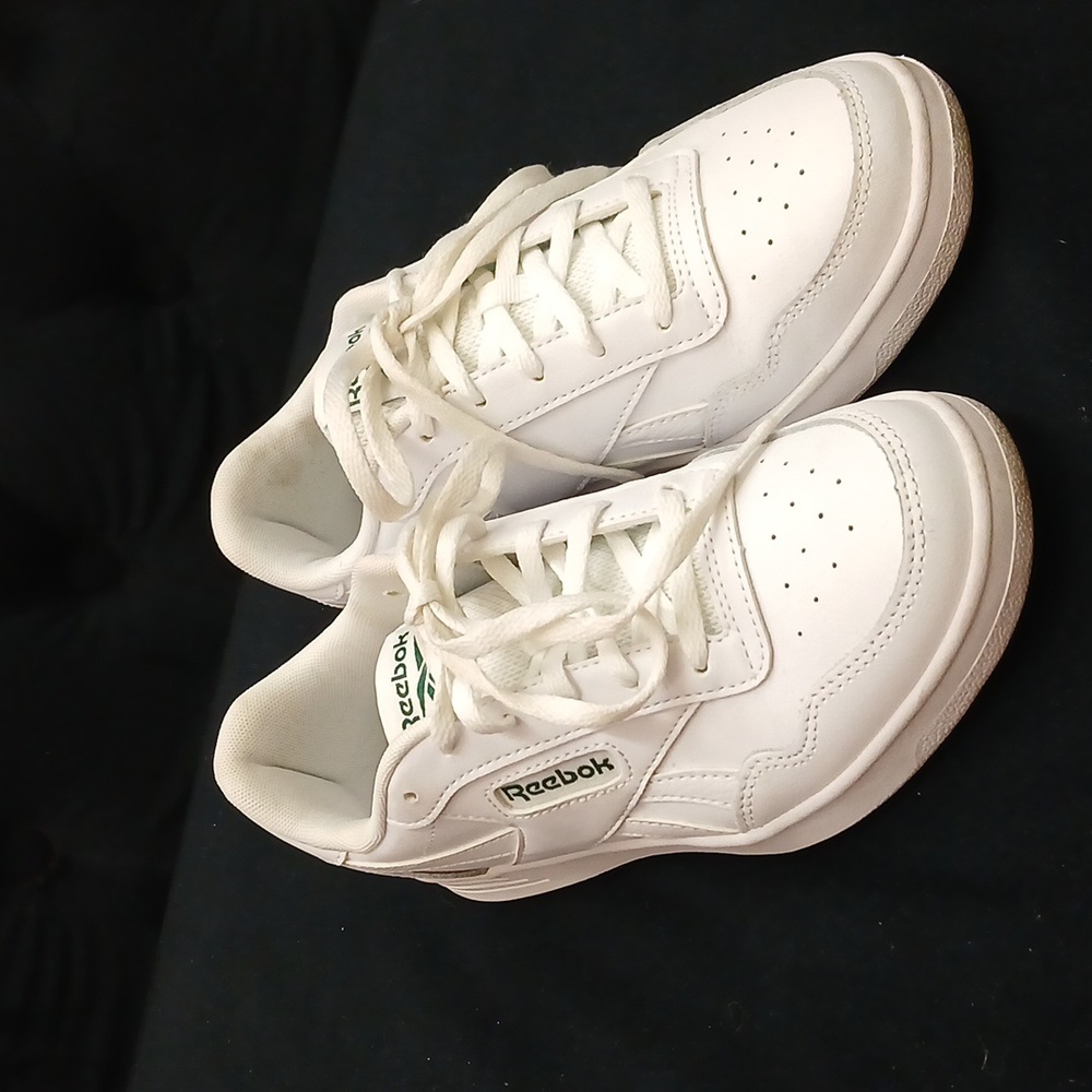 Reebok Damen Court Advance Sneaker, 6.5